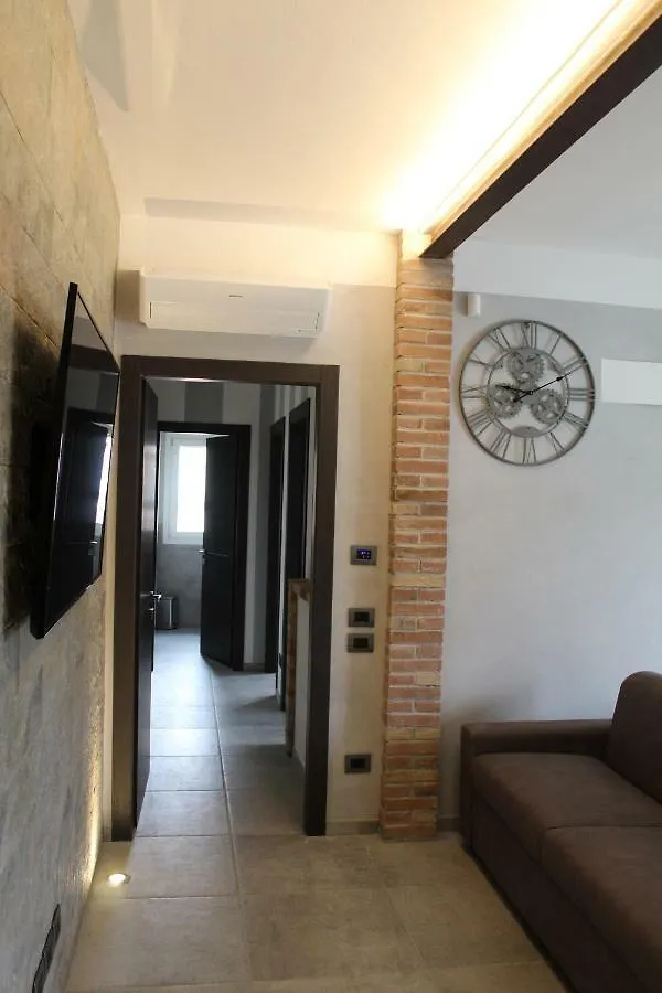 Villa Martina Desenzano del Garda 2*,  Italy